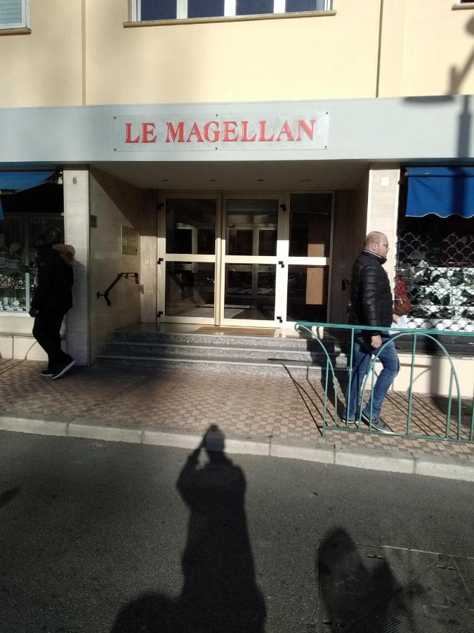 2 Pieces Idealement Placee Dans Le Centre Mentone Esterno foto